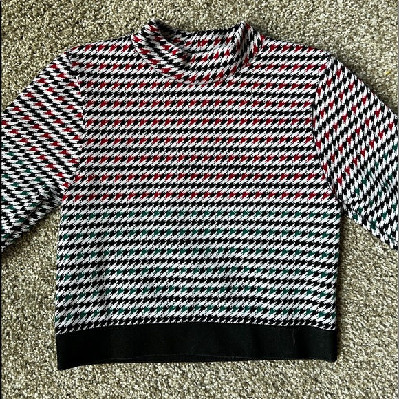 Fabletics Long-Sleeve Crop Workout Top - Picture 2 of 3